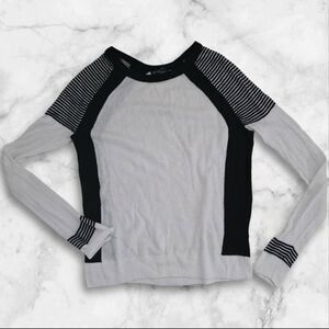 American Eagle Black and White Long Sleeve Shirt Size Medium